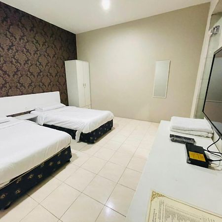 M Hotel Johor Bahru Buitenkant foto
