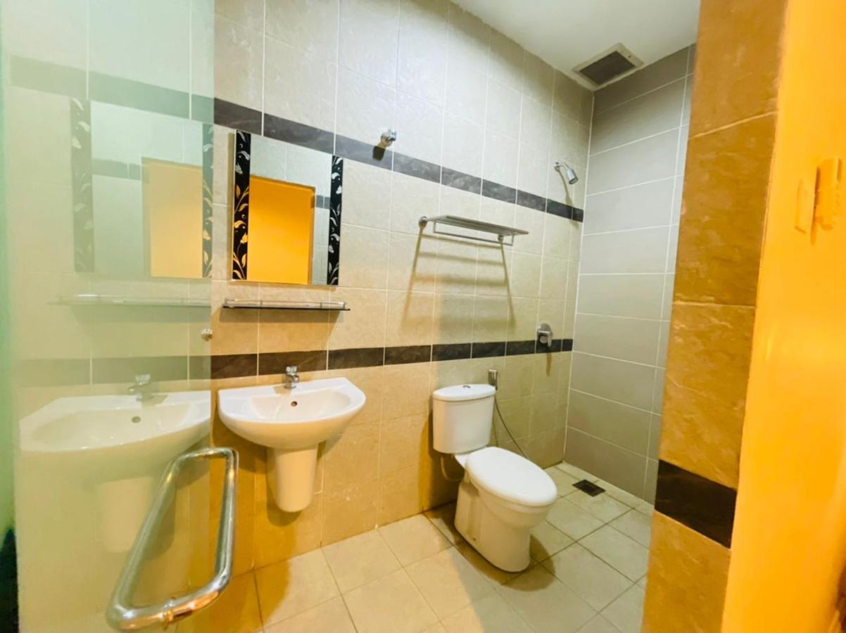 M Hotel Johor Bahru Buitenkant foto