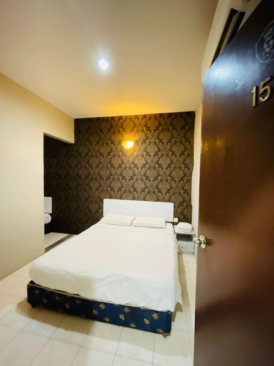 M Hotel Johor Bahru Buitenkant foto