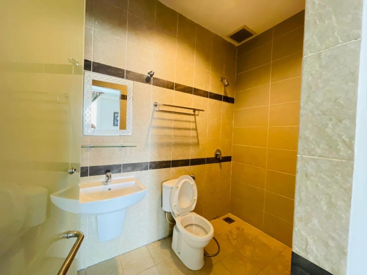 M Hotel Johor Bahru Buitenkant foto